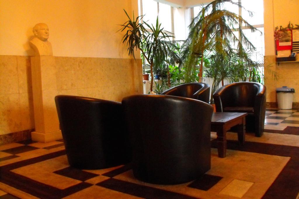 Albergue Season Hill
